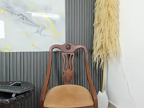 Snapshot of Nikoll_evans chatting on October 2025 11:34:01 PM Nikoll evans online show from October 2025 11:34:01 PM