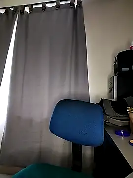 Mia-Reyes online show from November 2025 01:11:02 PM