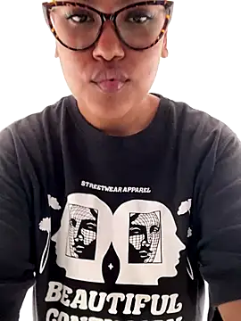 Snapshot of miiabrown18 chatting on October 2025 01:55:02 PM miiabrown18 online show from October 2025 01:55:02 PM