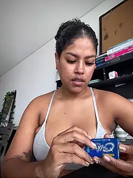 Snapshot of miiabrown18 chatting on October 2025 03:34:02 PM miiabrown18 online show from October 2025 03:34:02 PM