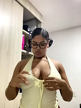 Snapshot of miiabrown18 chatting on October 2025 01:30:01 AM miiabrown18 online show from October 2025 01:30:01 AM