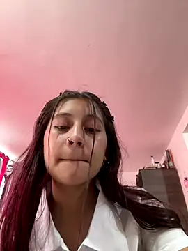 Snapshot of _Kinky69_ chatting on November 2025 09:48:01 PM Kinky69 online show from November 2025 09:48:01 PM