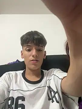 Snapshot of _Kinky69_ chatting on November 2025 03:27:02 AM Kinky69 online show from November 2025 03:27:02 AM