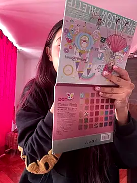 Snapshot of _Kinky69_ chatting on November 2025 03:32:02 PM Kinky69 online show from November 2025 03:32:02 PM