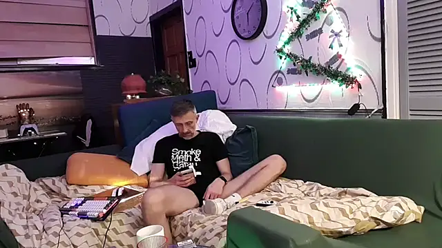 Snapshot of masc4mask_uk chatting on November 2025 06:12:02 AM masc4mask uk online show from November 2025 06:12:02 AM