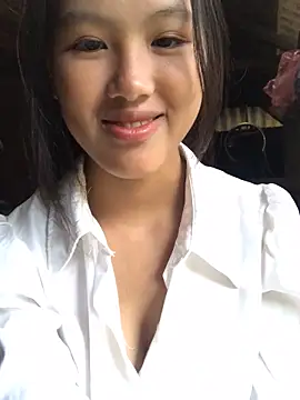 Snapshot of Mai_lovely chatting on September 2025 03:11:02 AM Mai lovely online show from September 2025 03:11:02 AM