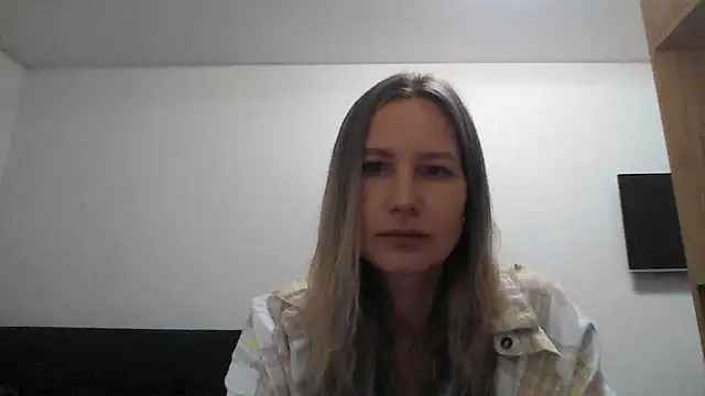 Tavriena online show from November 2025 08:00:01 PM