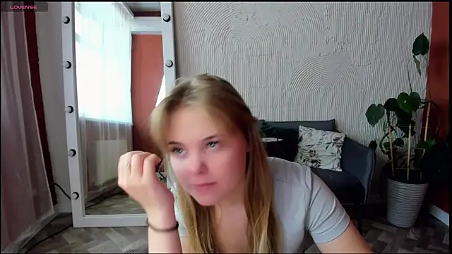 Melissa 199 online show from October 2025 10:34:02 AM