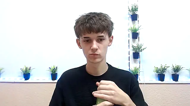 Snapshot of Hoot_Dude_ chatting on October 2025 02:30:01 PM Hoot Dude online show from October 2025 02:30:01 PM