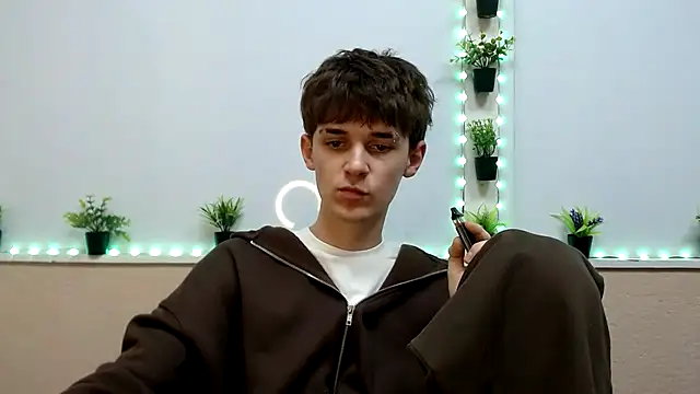 Snapshot of Hoot_Dude_ chatting on November 2025 03:55:01 PM Hoot Dude online show from November 2025 03:55:01 PM