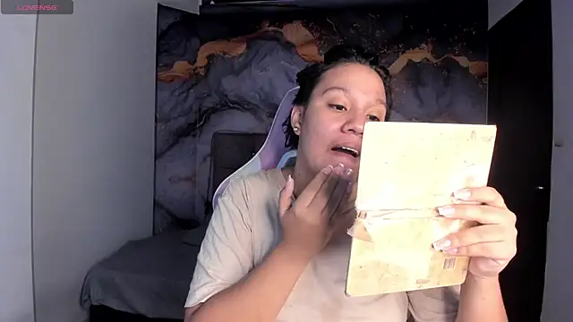 Snapshot of Tamara_Johnss_ chatting on November 2025 03:06:02 AM Tamara Johnss online show from November 2025 03:06:02 AM