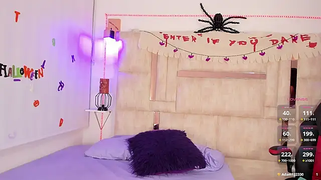 Snapshot of emily__walker chatting on October 2025 01:22:02 PM emily walker online show from October 2025 01:22:02 PM