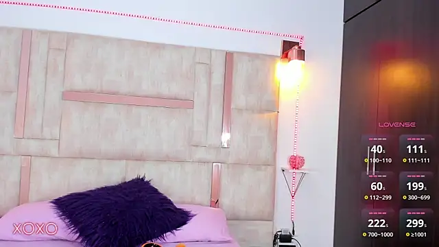 Snapshot of emily__walker chatting on November 2025 01:12:02 PM emily walker online show from November 2025 01:12:02 PM