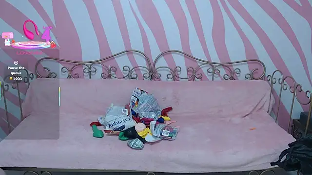 saabrina  online show from September 2025 01:38:02 PM