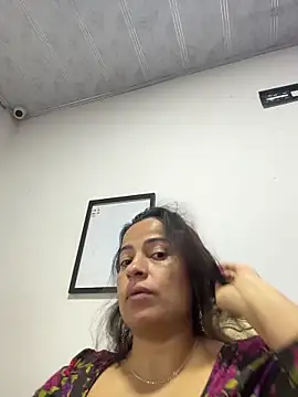 liz and thiago online show from September 2025 08:35:02 PM