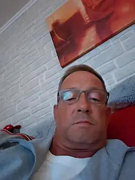 TommyTom76 online show from September 2025 09:41:02 PM