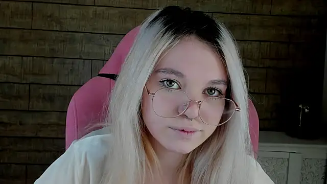 AnnaDelon online show from November 2025 04:33:02 AM