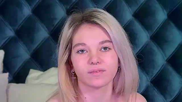 AnnaDelon online show from November 2025 04:02:02 AM