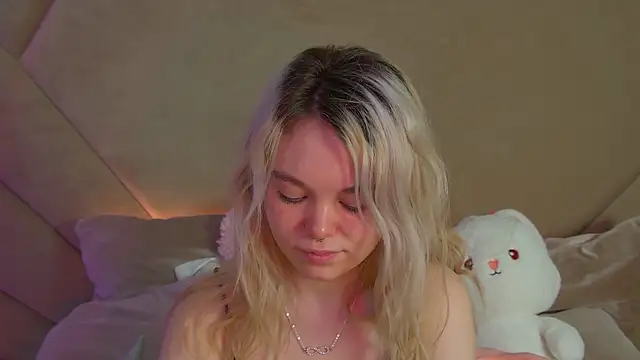 AnnaDelon online show from November 2025 04:11:01 AM