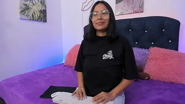 zarelynn online show from October 2025 02:37:01 PM