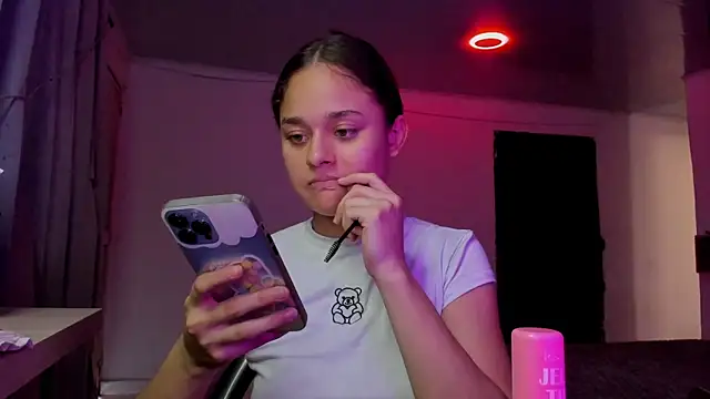 Snapshot of LittleCheerry69 chatting on October 2025 02:29:01 PM LittleCheerry69 online show from October 2025 02:29:01 PM