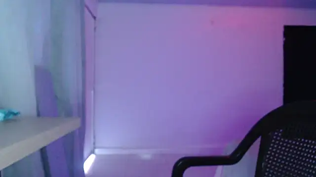 Snapshot of LittleCheerry69 chatting on November 2025 06:07:01 PM LittleCheerry69 online show from November 2025 06:07:01 PM