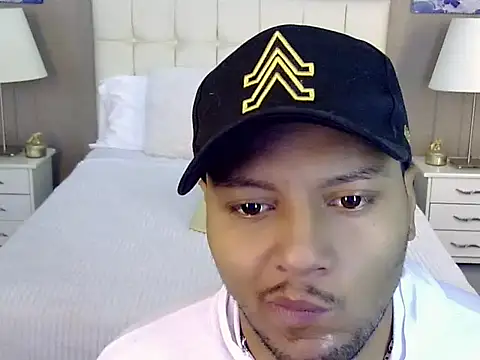 Max Rivers online show from October 2025 12:13:02 PM