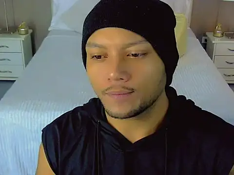 Max Rivers online show from October 2025 12:25:01 PM