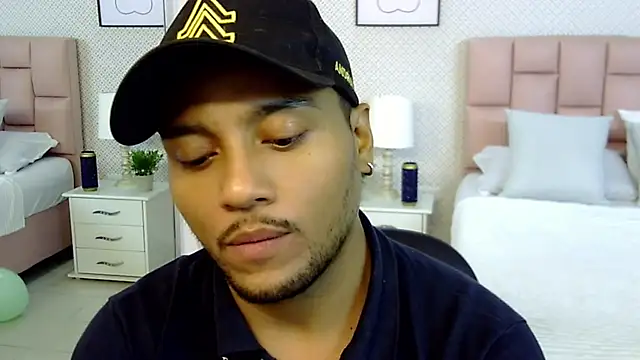 Max Rivers online show from October 2025 07:34:01 PM