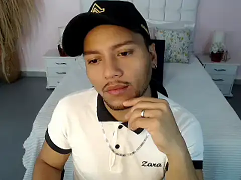 Max Rivers online show from October 2025 12:04:02 PM