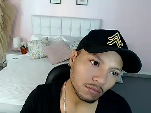 Max Rivers online show from October 2025 12:15:02 PM