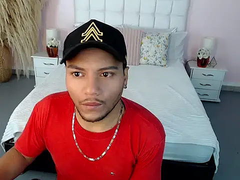 Max Rivers online show from October 2025 12:06:01 PM