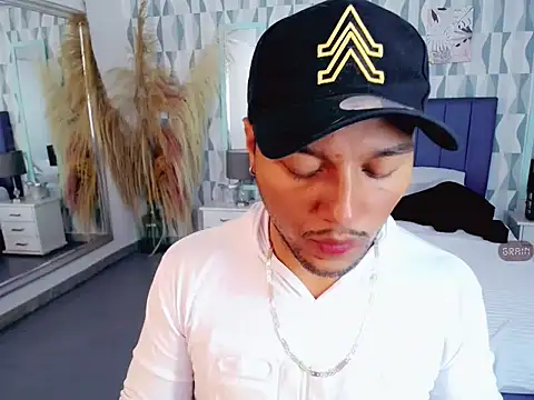 Max Rivers online show from October 2025 07:14:02 PM