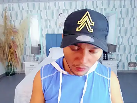 Max Rivers online show from October 2025 07:25:01 PM