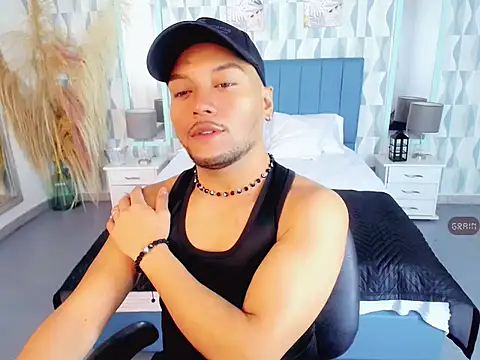 Max Rivers online show from October 2025 07:20:01 PM