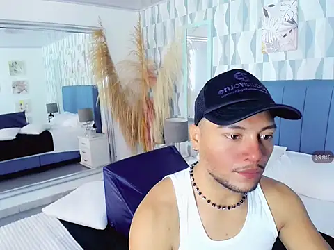 Max Rivers online show from November 2025 07:05:01 PM