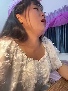 Snapshot of Lie_liee chatting on October 2025 02:04:01 PM Lie liee online show from October 2025 02:04:01 PM