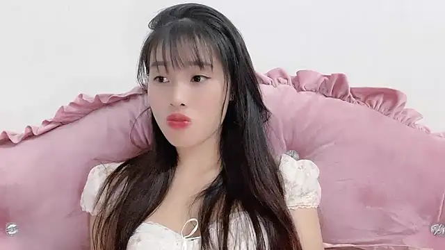 Snapshot of Lie_liee chatting on November 2025 02:39:02 PM Lie liee online show from November 2025 02:39:02 PM