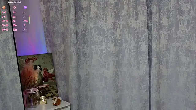 LunaraRada online show from November 2025 03:11:01 PM