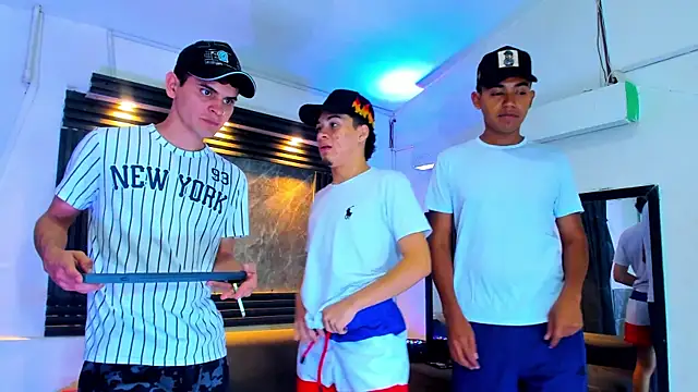 Snapshot of liam_coleman25 chatting on November 2025 04:32:02 AM liam coleman25 online show from November 2025 04:32:02 AM