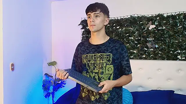 Snapshot of Axel_Draven chatting on October 2025 10:49:01 AM Axel Draven online show from October 2025 10:49:01 AM