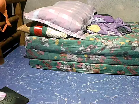 Snapshot of Ella_marie14 chatting on November 2025 10:59:02 PM Ella marie14 online show from November 2025 10:59:02 PM