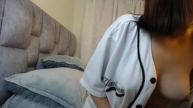 little-bunny- online show from November 2025 02:34:02 AM