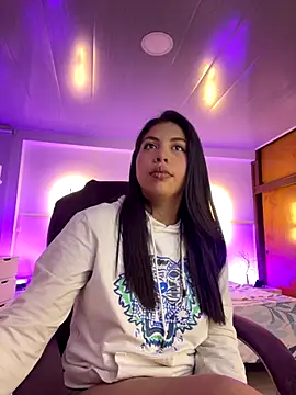 kloe28 online show from September 2025 03:44:02 AM