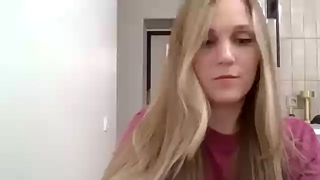 Kyrelinn online show from October 2025 04:31:01 PM