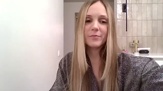 Kyrelinn online show from October 2025 04:41:01 PM