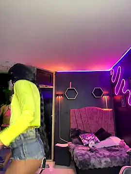 Lust queens2 online show from September 2025 05:00:01 AM