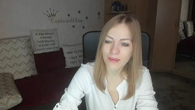 Tiffany Bates online show from November 2025 03:29:01 AM