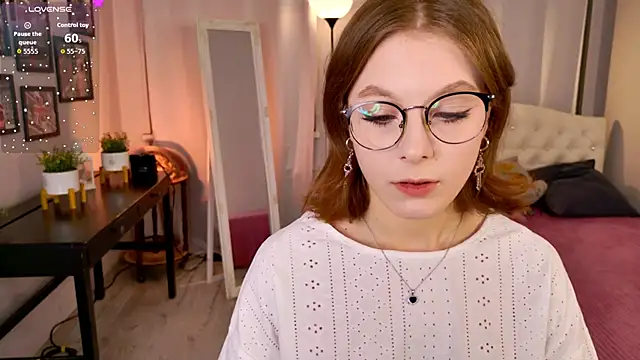 Snapshot of Bubblegum_Babe_ chatting on November 2025 08:42:01 PM Bubblegum Babe online show from November 2025 08:42:01 PM