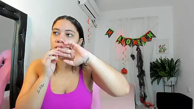 Snapshot of vanelope_smith chatting on October 2025 07:24:02 PM vanelope smith online show from October 2025 07:24:02 PM